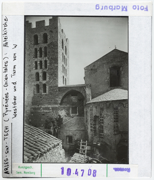 Vorschaubild Arles-sur-Tech: Abteikirche, Westchor und Turm von Westen 